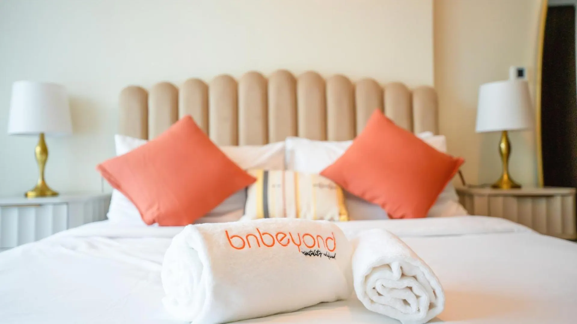 Apartment Cozy Retreat With Burj Views By Bnbeyond Dubai United Arab Emirates
