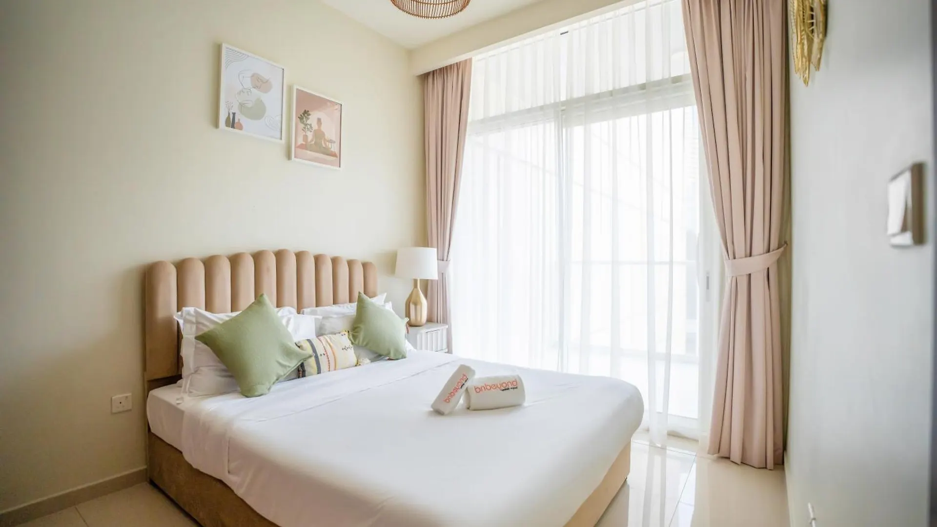 Apartment Cozy Retreat With Burj Views By Bnbeyond Dubai